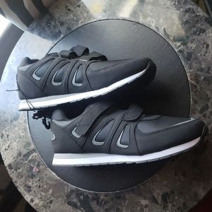 Athletic Works sneakers 👟